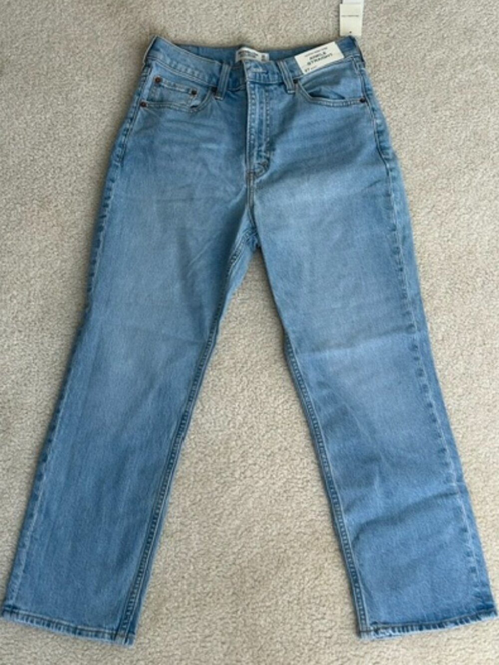 BNWT Abercrombie & Fitch Ultra High Rise Ankle Straight Jeans